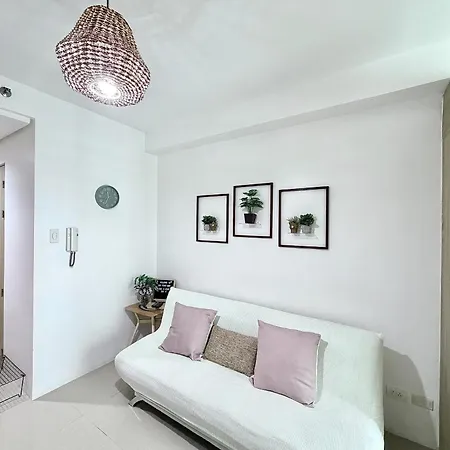 Cozy Staycation Near Mall Of Asia