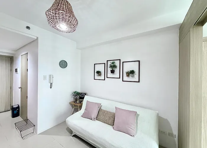Cozy Staycation Near Mall Of Guest house *